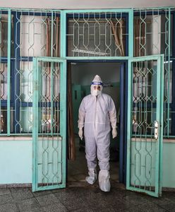 Koronawirus. Niemcy zaostrzają przepisy. WHO broni masek z materiału "pod pewnymi warunkami"