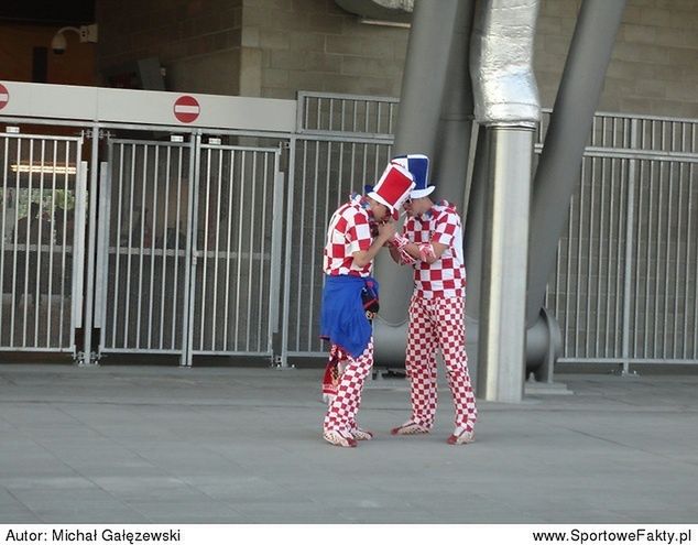 Chorwaci pod stadionem