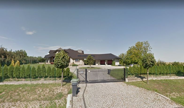 Imponująca willa z dużym basenem. Tak mieszka Paweł Kukiz