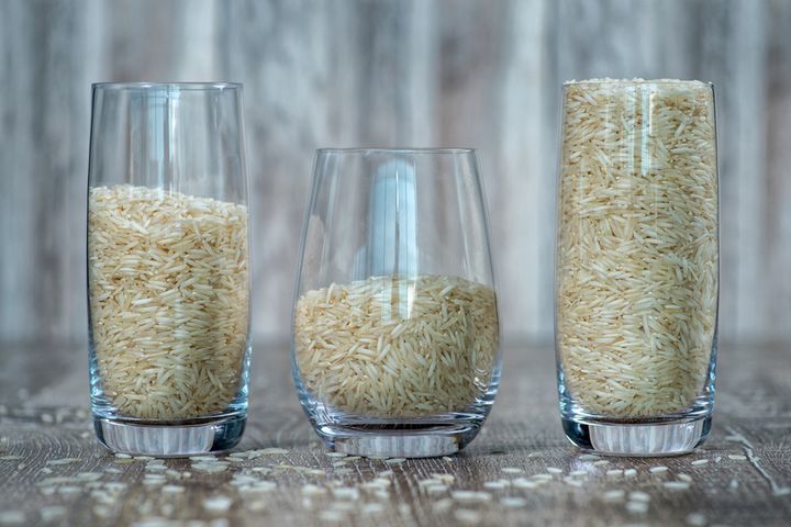 Surowy brązowy ryż długoziarnisty