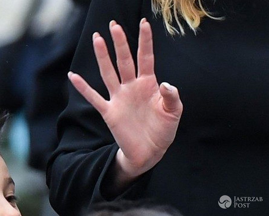 Taki manikiur miała Kinga Duda podczas przyjazdu Papieża Franciszka na Zamek Karolewski na Wawelu (fot. East News)