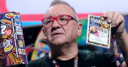 Jerzy Owsiak żalił się na GŁODOWĄ emeryturę, ale na brak pieniędzy raczej nie narzeka. Ujawniono jego ROCZNE ZAROBKI