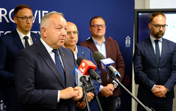 Sześć miast chce strategicznej linii kolejowej. Wspólny apel o połączenie Warszawa–Rzeszów przez Ostrowiec