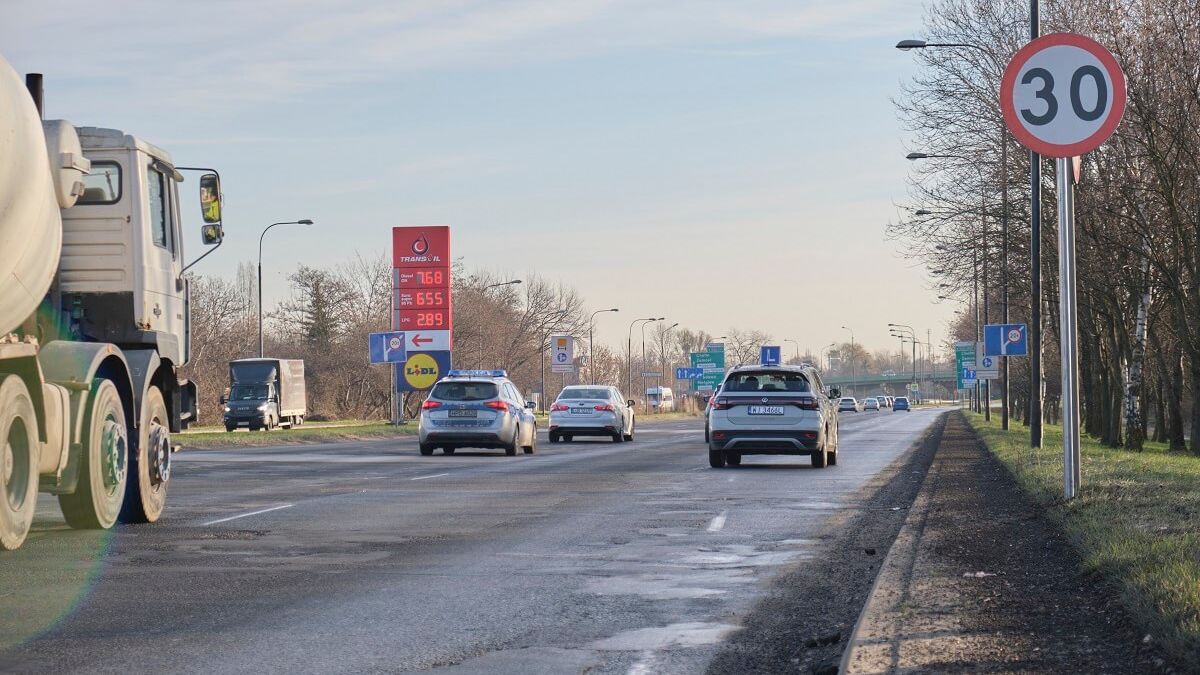 Ograniczenie prędkości do 30 km/h na al. Tysiąclecia w kierunku al. Witosa