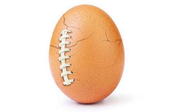 "Rekordowe jajko" to akcja Hulu na Super Bowl. Serwis zwrócił uwagę na problemy psychiczne