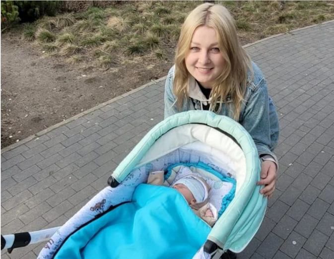 Julia Gołębiowska ze "Ślubu od pierwszego wejrzenia" z bratem (Instagram)