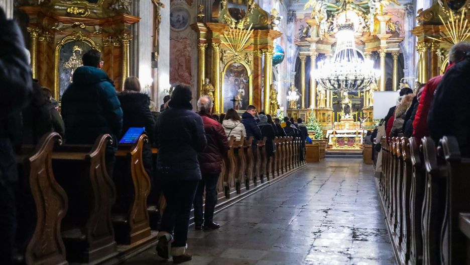 Chrzest a apostazja. Zdjęcie ilustracyjne