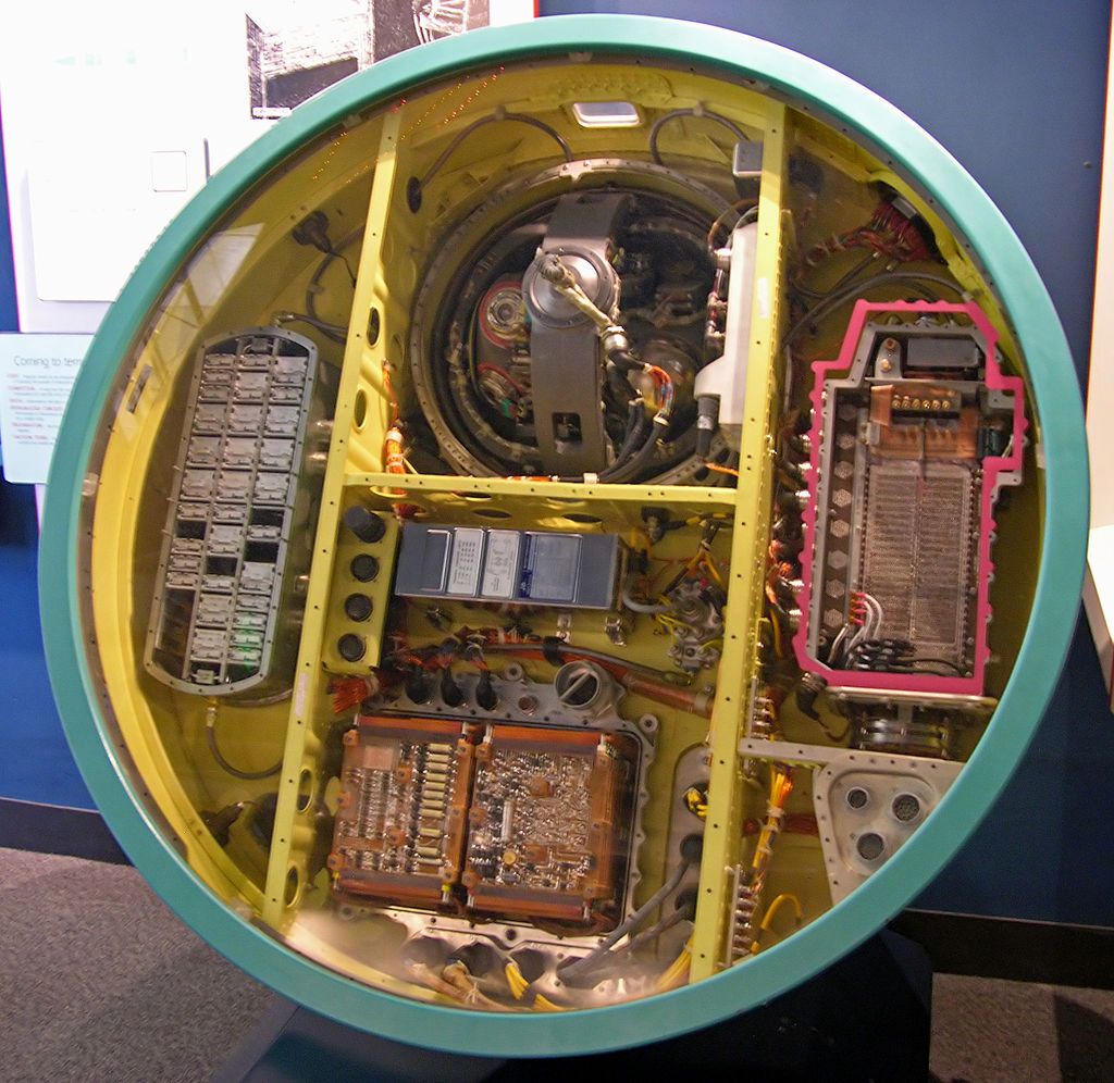 Komputer pokładowy pocisku Minuteman III (źródło: Wikipedia)