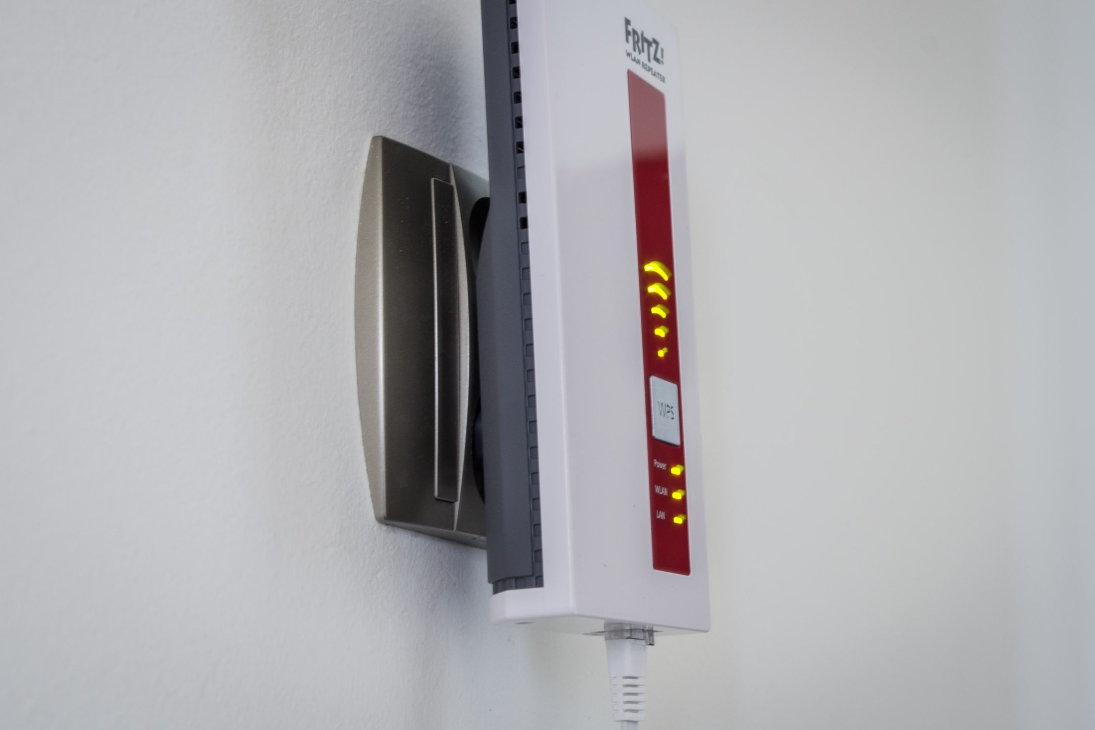 AVM Fritz! WLAN Repeater 1750E – test wzmacniacza Wi-Fi ac1300 3