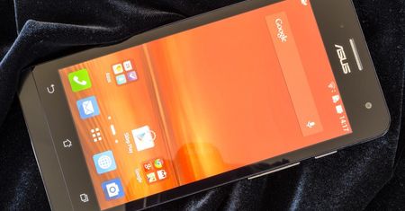 Dobrze wykonany smartfon ASUS-a z Dual SIM i procesorem Intela za 799 zł