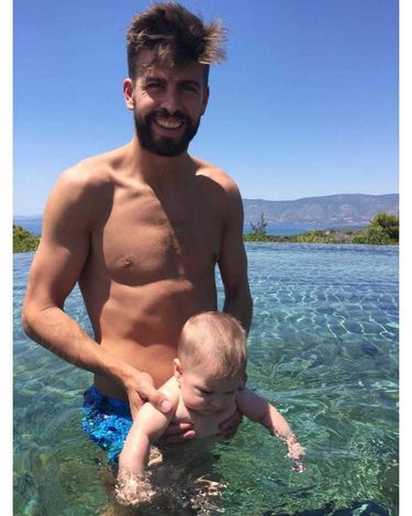 Gerard Piqué z synem Shakiry