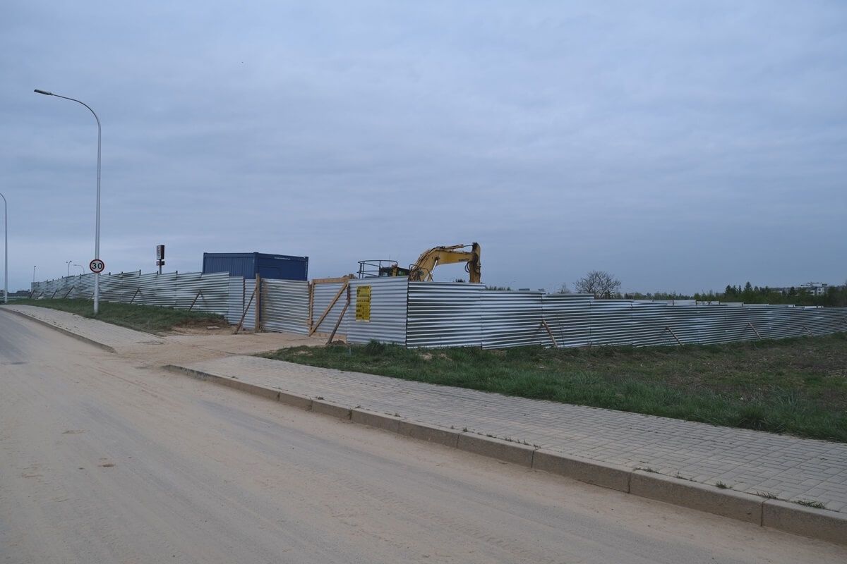 Budowa Biedronki i biur na przedłużeniu ul. Zelwerowicza