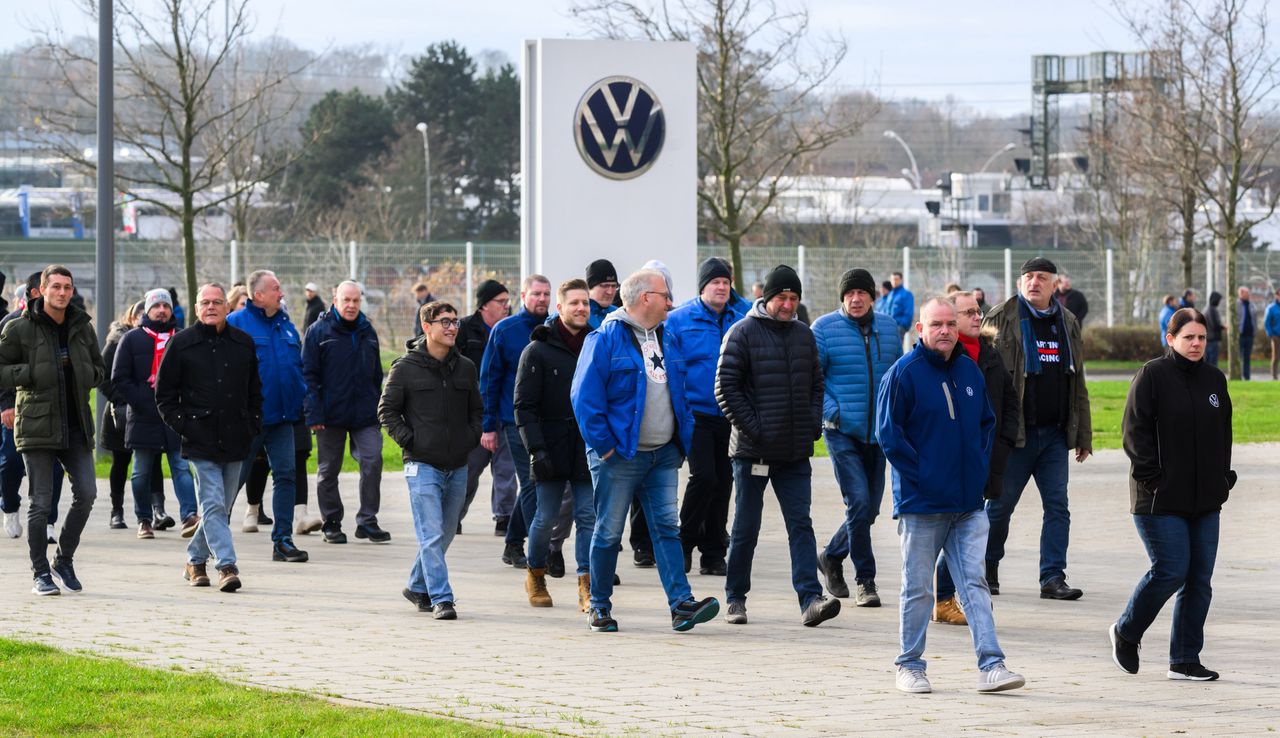 100 tys. pracowników Volkswagena wzięło udział w strajku.