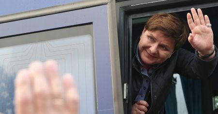 Na koszt PE. "Była też rodzina Szydło"