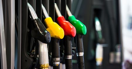 Kupują po 100 litrów paliwa. Nie tylko Niemcy szturmują polskie stacje