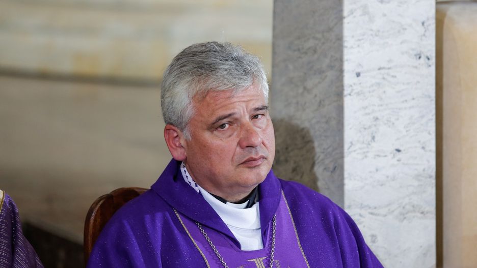 Kraków. Kardynał Konrad Krajewski spał w przytulisku dla bezdomnych