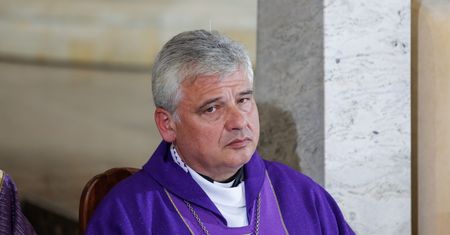 Kraków. Kardynał Konrad Krajewski spał w  przytułku dla bezdomnych. Przyleciał do Polski na pogrzeb