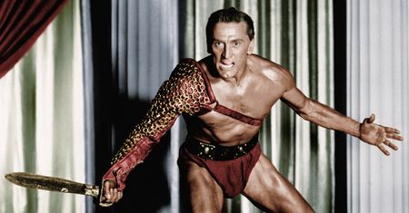 Wjechał w reżysera koniem. Tak Kirk Douglas wymusił kultową scenę