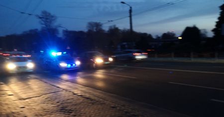 Majówka na „podwójnym gazie”. Pościg za 49-latkiem. Był pijany i miał zakaz prowadzenia pojazdów