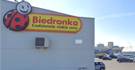 Biedronka nie zwalnia tempa. W promocji fotelik rowerowy, rolki i wiele innych