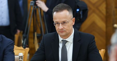 Szijjarto: Bruksela błądzi, zagrażając Europie