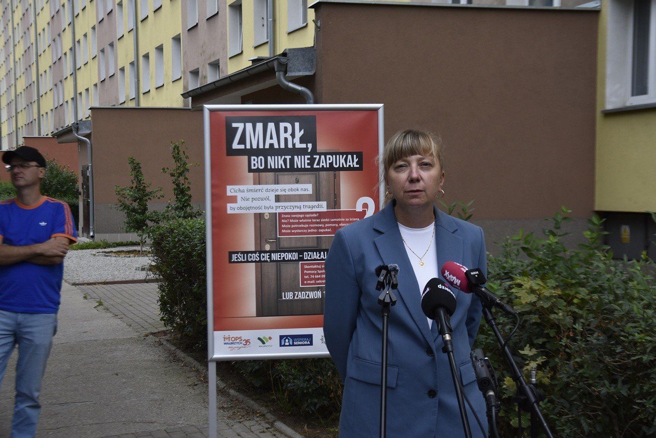Wałbrzyski MOPS rozpoczął kampanię &#34;Zmarł, bo nikt nie zapukał&#34;