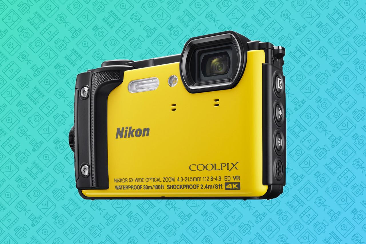 Nikon Coolpix W300 - twardy zawodnik na wakacje z filmami 4K