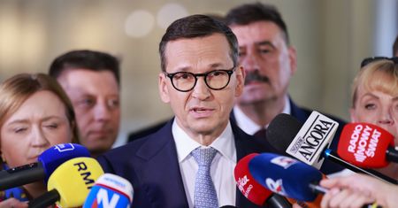 Nowy sondaż z partią Morawieckiego. Traci PiS