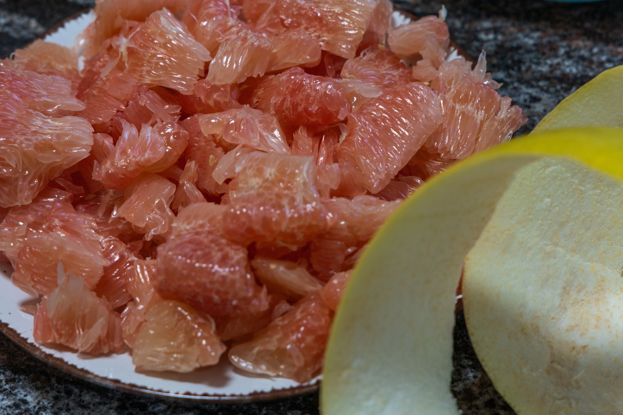 close up of fresh and delicious Pomelo-Fruchtfleisch
close up of fresh and delicious Pomelo-Fruchtfleisch
Oleksandra Bogdan