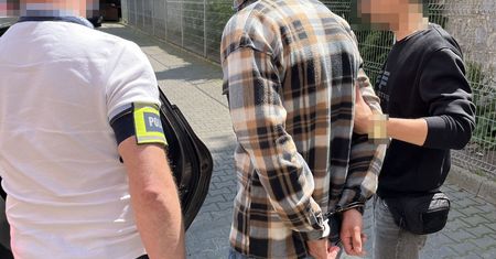Na posesji miał stare auta. Nie umiał wyjaśnić ich pochodzenia