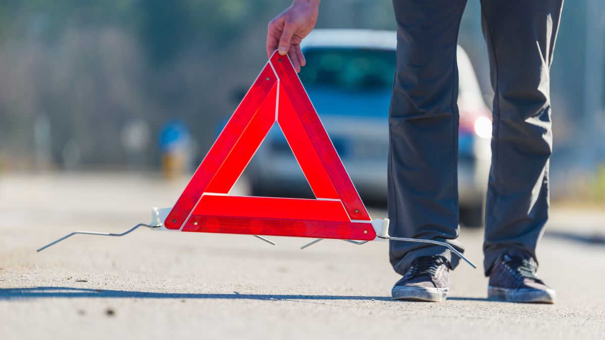 Jak ustawić trójkąt ostrzegawczy?