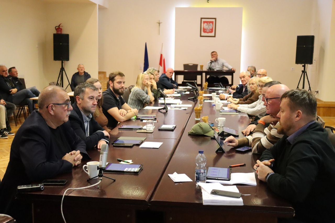 Łęczyca: Burzliwa komisja. Rozmawiano o stadionie miejskim