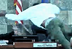 Przerażające sceny w sądzie. Oskarżony nie wytrzymał i rzucił się na sędzię