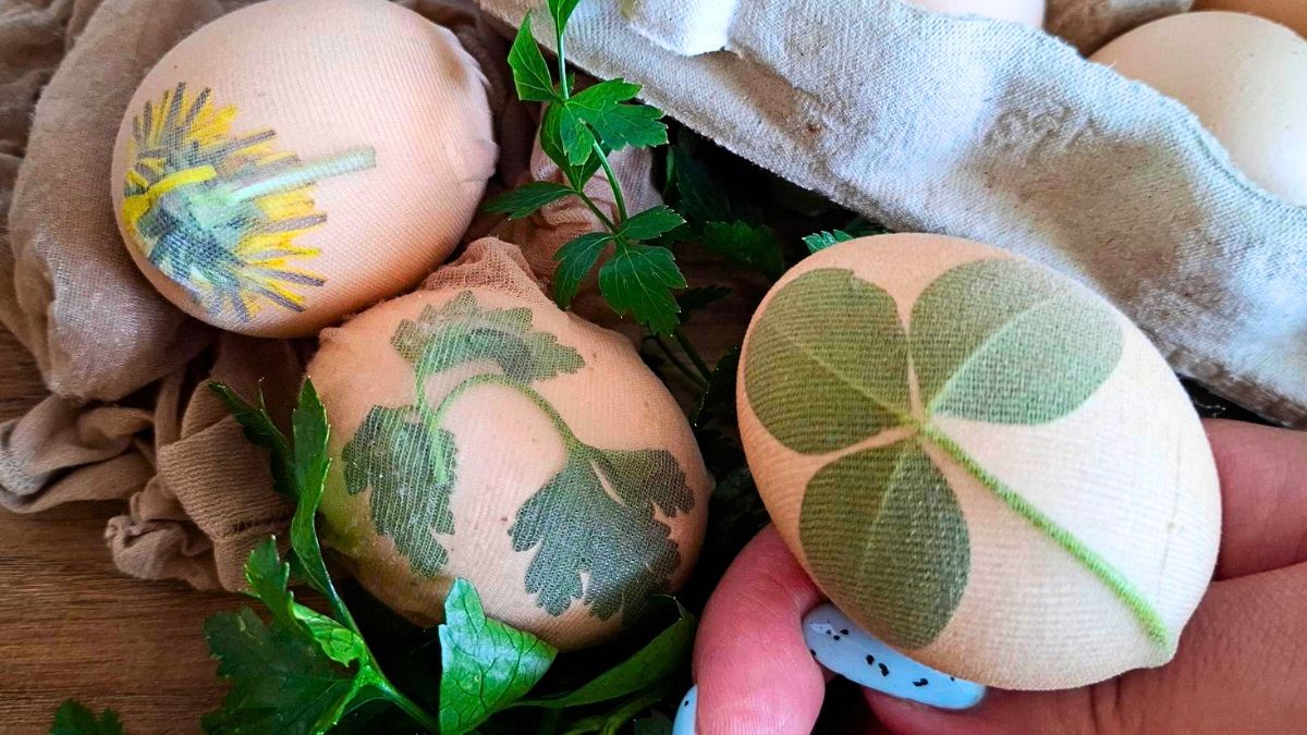 Pisanki robione w rajstopie