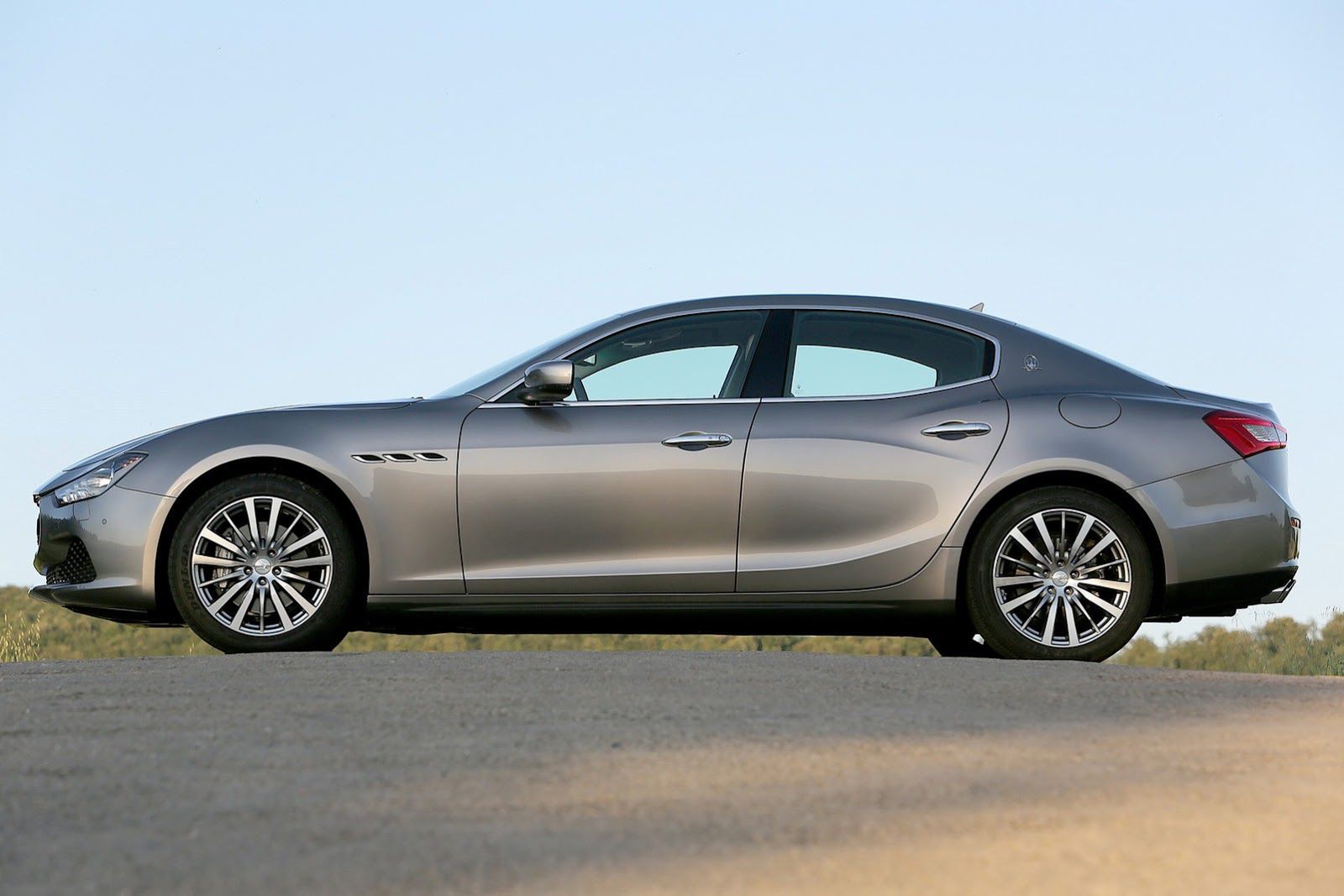 2014 Maserati Ghibli - Włosi wiedzą, co to piękno [galeria] 15