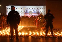 Nerwowo po przemówieniu Kaczyńskiego. Policja otoczyła pomnik