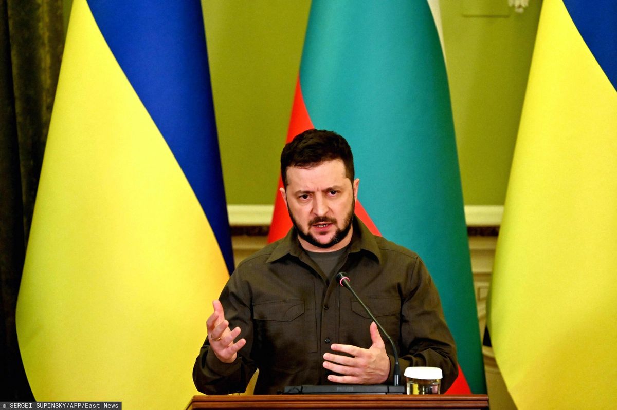 Ukraiński prezydent ogłosił, że rozpoczęła się ewakuacja cywilów z zakładów Azowstal 