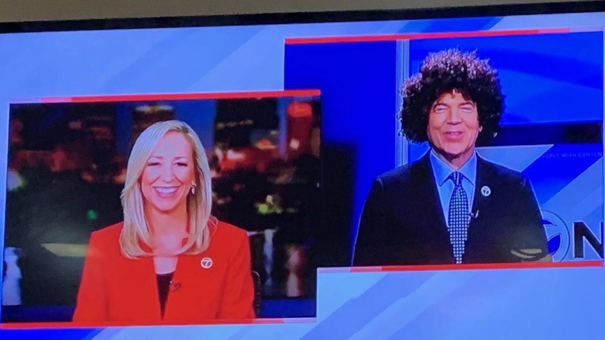 Prezenter pojawił się na wizji w peruce 