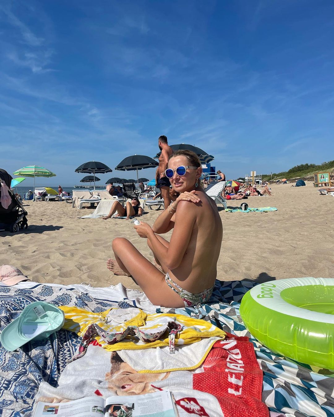 Joanna Moro topless na plaży