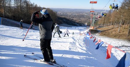 Błąd w rządowym rozporządzeniu? Prawnik uważa, że wyciągi mogą działać