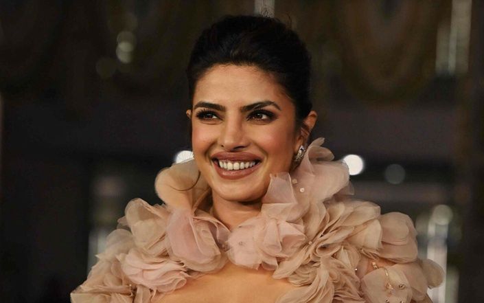 Priyanka Chopra zachwyca w kreacji od Elie Saab