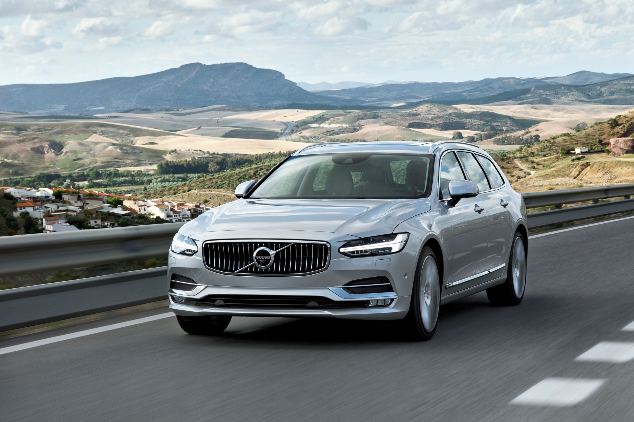 Volvo V90 2