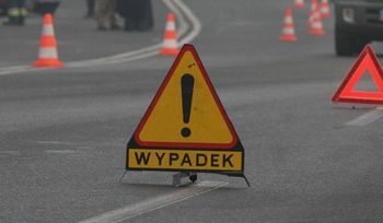 Kutno: Wypadek na autostradzie A1 pod miastem. Osobówka wjechała w tył ciężarówki