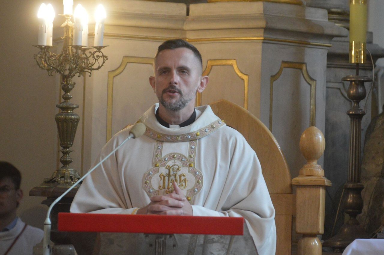 Końskie: Msza prymicyjna księdza Kacpra Kluska. W koneckiej kolegiacie św. Mikołaja była piękna uroczystość