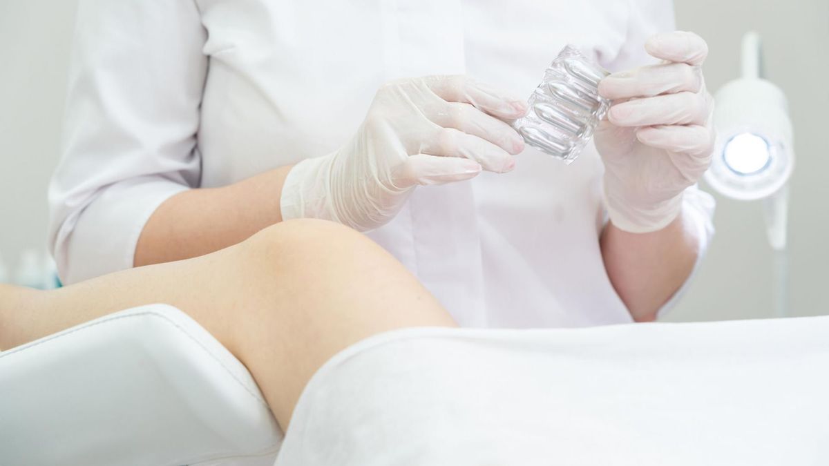 Krążek dopochwowy to jedna z form zabezpieczania się przed niechcianą ciążą.