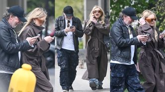 Monika Olejnik i jej ukochany przyłapani podczas spaceru. Romantyczna randka "w telefonach"? (ZDJĘCIA)