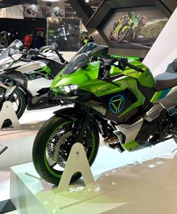 Kawasaki patrzy w przyszłość. Japończycy pokazali modele elektryczne i hybrydę