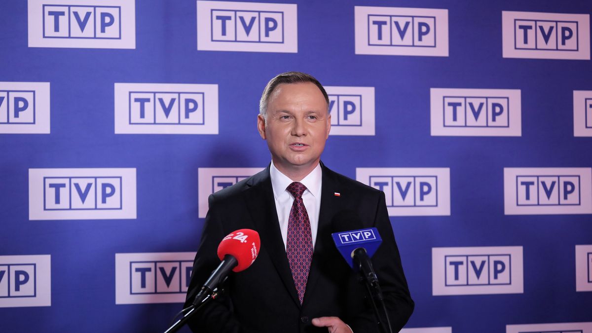 Andrzej Duda przegrywa w kolejnym sondażu
