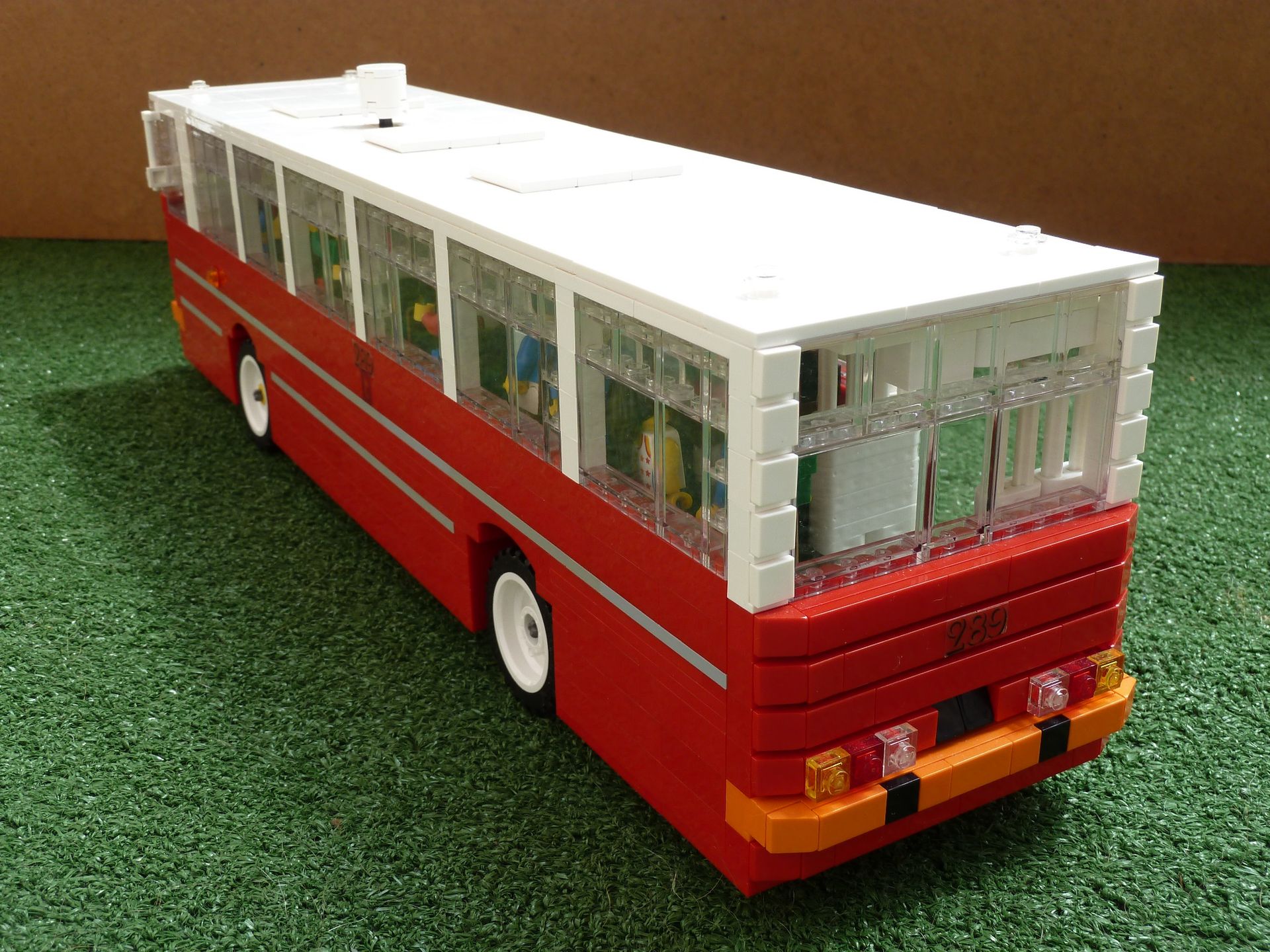 Polak zbudował model autobusu z LEGO. Chce, by projekt stał się oficjalnym zestawem 2