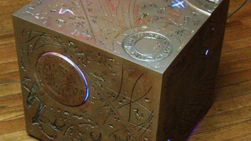 Xbox 360 jako artefakt z filmu Transformers 1